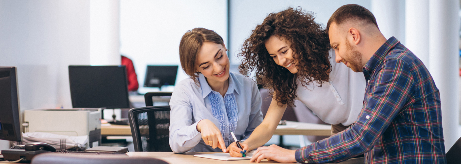 qodef-fullwidth-slider